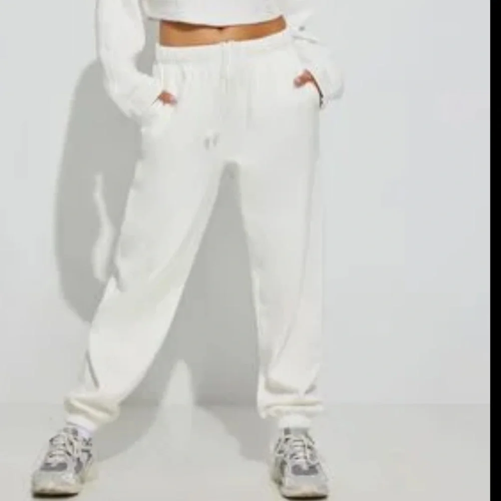 garage white Joggers / Sweatpants - Picture 1 of 6